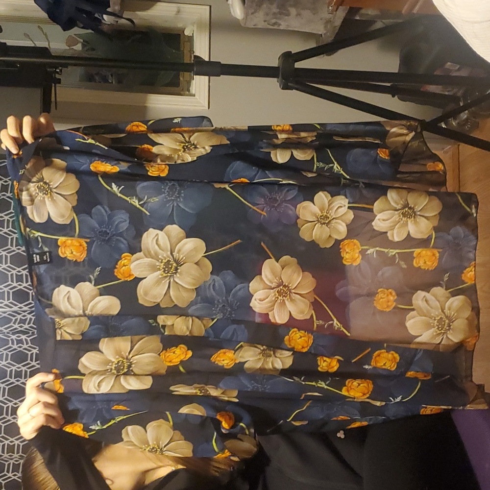 Short sleeved light cardigan